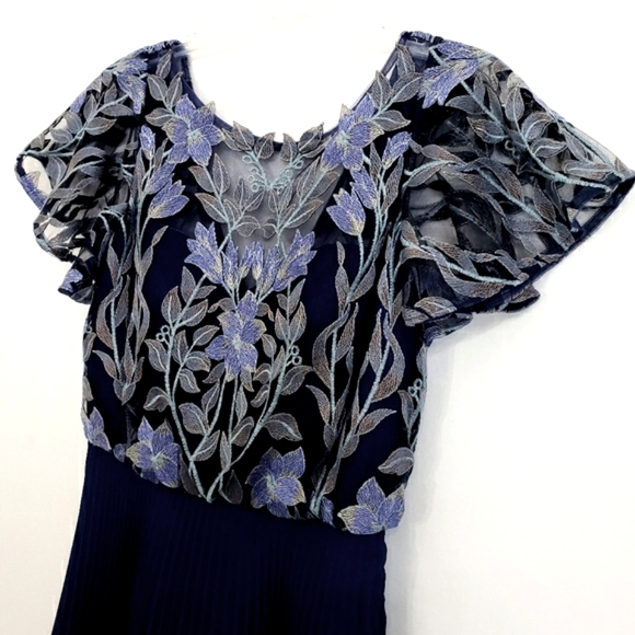 Nwot JS Collections Embroidered Floral lace Flutter Sleeve Pleated Navy … - Picture 7 of 17